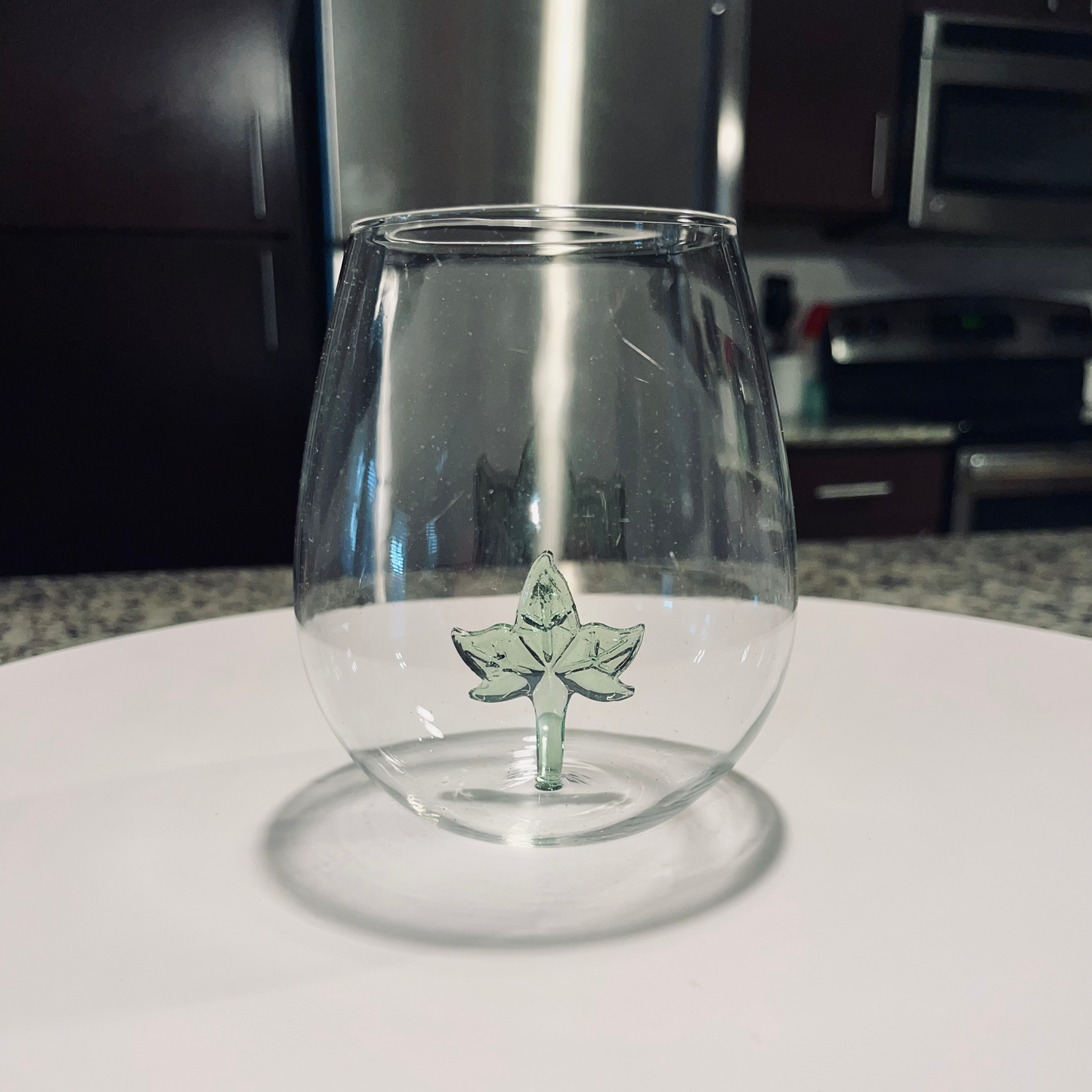 Green Ivy Leaf Stemless Wine Glass